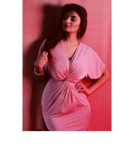 Anveshi Jain Instagram - “I believe in you”. Words that water flowers. Shot by -@adityagram1 #love #loveyou #blessed #in#life #picoftheday #gratitude #instagram #instagood #instafamous #anveshijain #loveislove #follow #your #passion #pink Mumbai, Maharashtra
