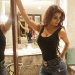 Anveshi Jain Instagram - I am planning a ‘Meet & Greet ‘ along with a photoshoot session with you people in Mumbai soon. Will share the details soon . To know more DM @pranjal_kjain . #photoshoot #withyou #love #loveyou #black #denim #ootd #picoftheday #photoshoot #photography #photoshoot #with #you Mumbai, Maharashtra