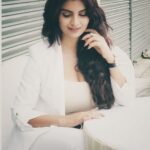 Anveshi Jain Instagram - I am here in Coimbatore to cover the @volkswagen india motorsport action with @goquestdigital . It’s been good 2 days of constant adrenaline ,learning and seeing live scenarios of cut throat competition and above all realising the value of microseconds of time as it sets the difference between the winner n loser ! Make up and hair by -@priyanka.p.sethia #goquest #volkswagen #volkswagenmotorsport #volkswagenmotorsports #anveshijain #racing #love Coimbatore, Tamil Nadu