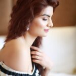 Anveshi Jain Instagram - I love the smell of the earth,the touch of waves,the taste of berries ,the sight of trees ,the sound of laughter and the feeling of being fully alive.#love #anveshijain #blessed #lovequotes