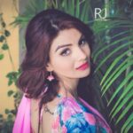 Anveshi Jain Instagram - Today I am going to sleep better because on set we gave a beautiful emotional shot today and everyone clapped ,appreciated and some got tears in their eyes.I feel full. Overwhelmed! #onset #stories #anveshijain #love #blessed #life #art #artist Ahmedabad, India