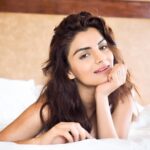 Anveshi Jain Instagram - Never love a wild thing 💕. #love #sunday #instagram #insta #blessed #india #woman #picoftheday #instagood #anveshijain #vibes #anveshi #sexy#seductive #eyes Shot by @mr.edkavishe