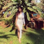Anveshi Jain Instagram – Drive slow … hug the curves!

#ootd #look #love #goals #goa #brunch #party #white #curvy #woman #green Arpora, Goa, India