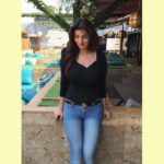 Anveshi Jain Instagram – Alot of people asked me in Mail after my Live about – How i deal with tough times when nothing seems to work . 
I count my blessings
! #newvlog #vlogsquad #gratitude #thesecret #thesecret #light #love #anveshijain #blessings #life #you #matter #lucky #me #grateful #gratidão #much #grateful #peace #family #instablog #instagram #fam #fame #instagood #loveyourself #loveyou Trumpet Sky Lounge
