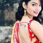 Anveshi Jain Instagram - I love unmade beds. I love the look in people’s eyes when they realise they are in love. The love the look when people first wake up and they have forgotten their surroundings. i love the gasp people take when their favourite character dies or their favourite player run out. I love when people close their eyes and make a wish with an eye lash. I fall in love with people and their honest moments all the time.honesty is just too beautiful to put into words. #honestmoments #inlove #with #people #anveshijain #love #black #white #insta #instagood #instagram Clicked by- @pranjal_kjain Mumbai, Maharashtra