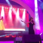 Anveshi Jain Instagram - Glimpse of my show last week ! #singing #love #weddings #classy #shows #mc #singer #anveshijain #events @shaadisaga @weddingsutra @dillieventswale @karentranevents Bhir, Maharashtra