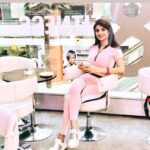 Anveshi Jain Instagram - Transformation journey! My next vlog is going to be about my journey of 90 days body transformation. How I achieved my best shape in 90 days with this technique. To know more subscribe to my YouTube channel . Link in the bio. In next post i am going to share of “ how i looked 90 days earlier this program! #howididit #motivation #fitness #instagood #instagram #love #curves #curveywomen #gym #weightlosstransformation #transformation #naturaltransformation #90days 48 Fitness