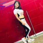 Anveshi Jain Instagram - Transformation journey! My next vlog is going to be about my journey of 90 days body transformation. How I achieved my best shape in 90 days with this technique. To know more subscribe to my YouTube channel . Link in the bio. In next post i am going to share of “ how i looked 90 days earlier this program! #howididit #motivation #fitness #instagood #instagram #love #curves #curveywomen #gym #weightlosstransformation #transformation #naturaltransformation #90days 48 Fitness