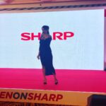 Anveshi Jain Instagram - Singing and Hosting for “JAPAN’S No.1 TELEVISION BRAND- SHARP! Its almost 10 o clock and i am still waiting to get on the stage so reading a 20 years old classic “Rich Dad Poor Dad “.. Might as well sharpen my finance skills . Btw i am MBA finance DROPOUT 🙈,after Engineering ,himmat nai hui meri .. hehe .. book shall help 😛#mcanveshi #anveshijain #host #electricalengineering #mba #🤣