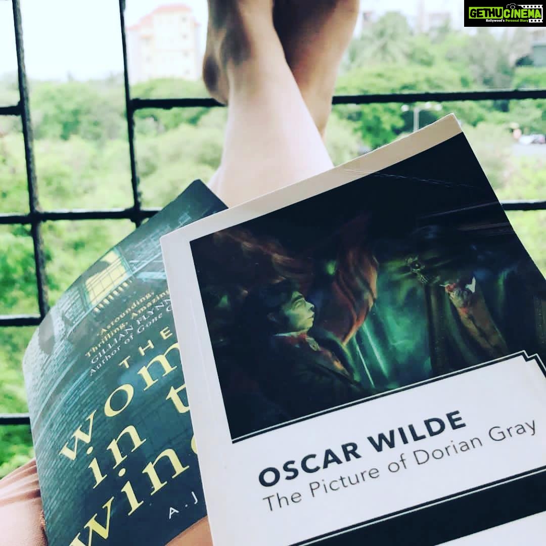 Anveshi Jain Instagram - #September Reads 1️⃣Timepass- "Timepass". It implies that we all are here in this world to do timepass in our own ways.True! 2️⃣ Why Men love Bitches- “ Men · Why are men so romantic in the beginning and why do they change? · Why do men take nice girls for granted? · Why does a man respect a woman when she stands up for herself? Full of advice, hilarious real-life relationship scenarios. 3️⃣ Indian Method in Acting- Rare book that’s only available in NSD . One of the best and easiest. 4️⃣The greatest work of KAHLIL GIBRAN- Omnibus 5️⃣Oscar Wilde - Dorian gray 6️⃣The Psychology of Love - my topic of interest. Practical guide for better lasting Relationships . Well Explained theories. 7️⃣IKIGAI - simplest book for non - readers to start with . Gives you clarity of life -Japanese theory 8️⃣The quickest and easiest way of effective speaking - Dale Carnegie - Always the best to improve skills. 9️⃣The Rosie project - funny ,still reading 🔟The art of war ! Granth Book Store