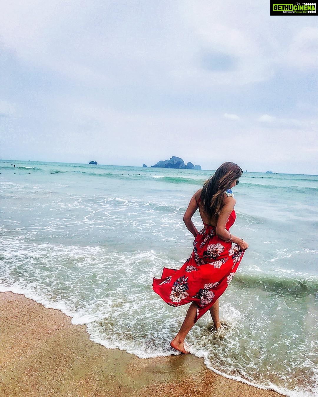 Anveshi Jain Instagram - “ I never wish to be easily defined “. Follow @anveshi.jain for travel updates .