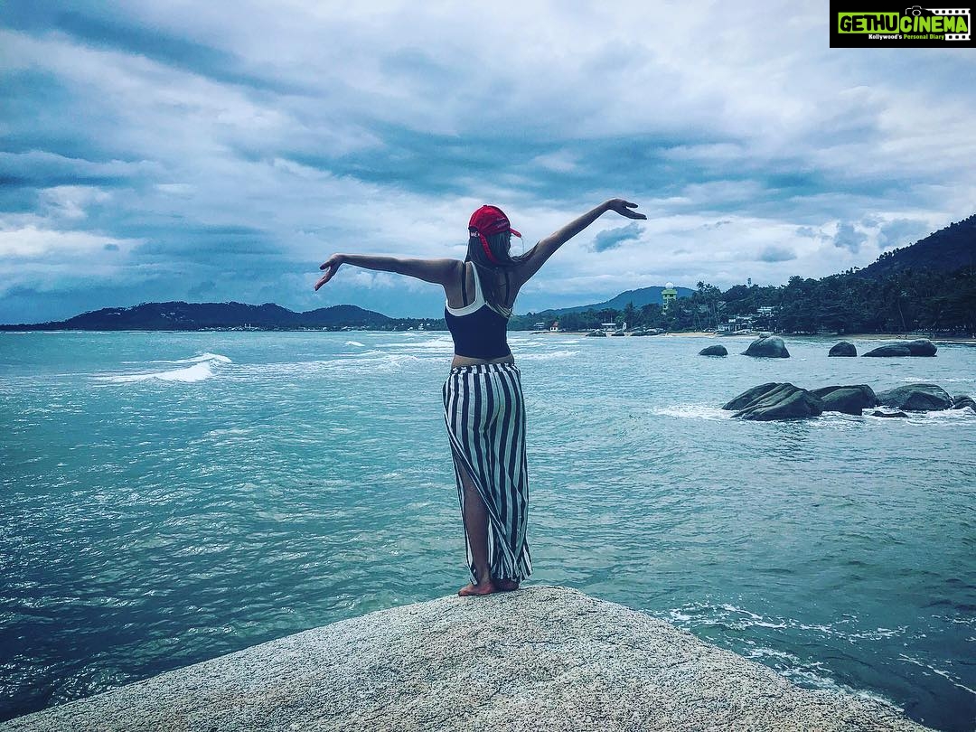 Anveshi Jain Instagram - And when you gaze long enough into the abyss ,the abyss will gaze back into you. #unrealisticrealism #turquoisesea #worldbelongstome #winover #limitless #abundance #lovemylife Rock bar