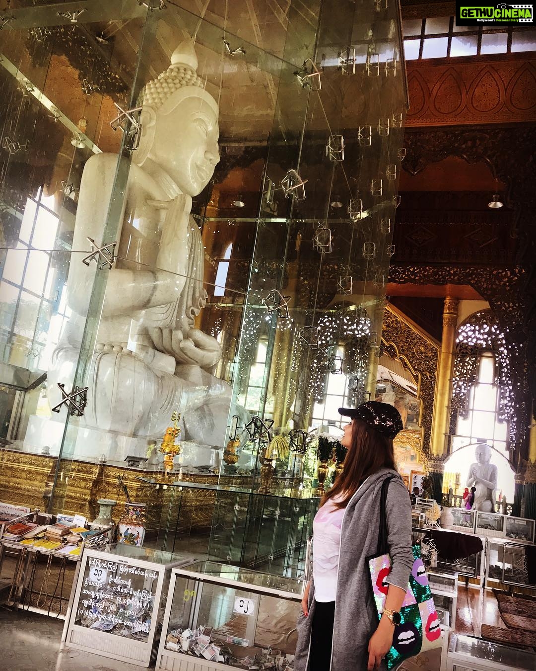 Anveshi Jain Instagram - Grand ! #yangon #myanmarpagoda #pagoda #buddha #temple #vibes Shwedagon Pagoda, Yangon Myanmar