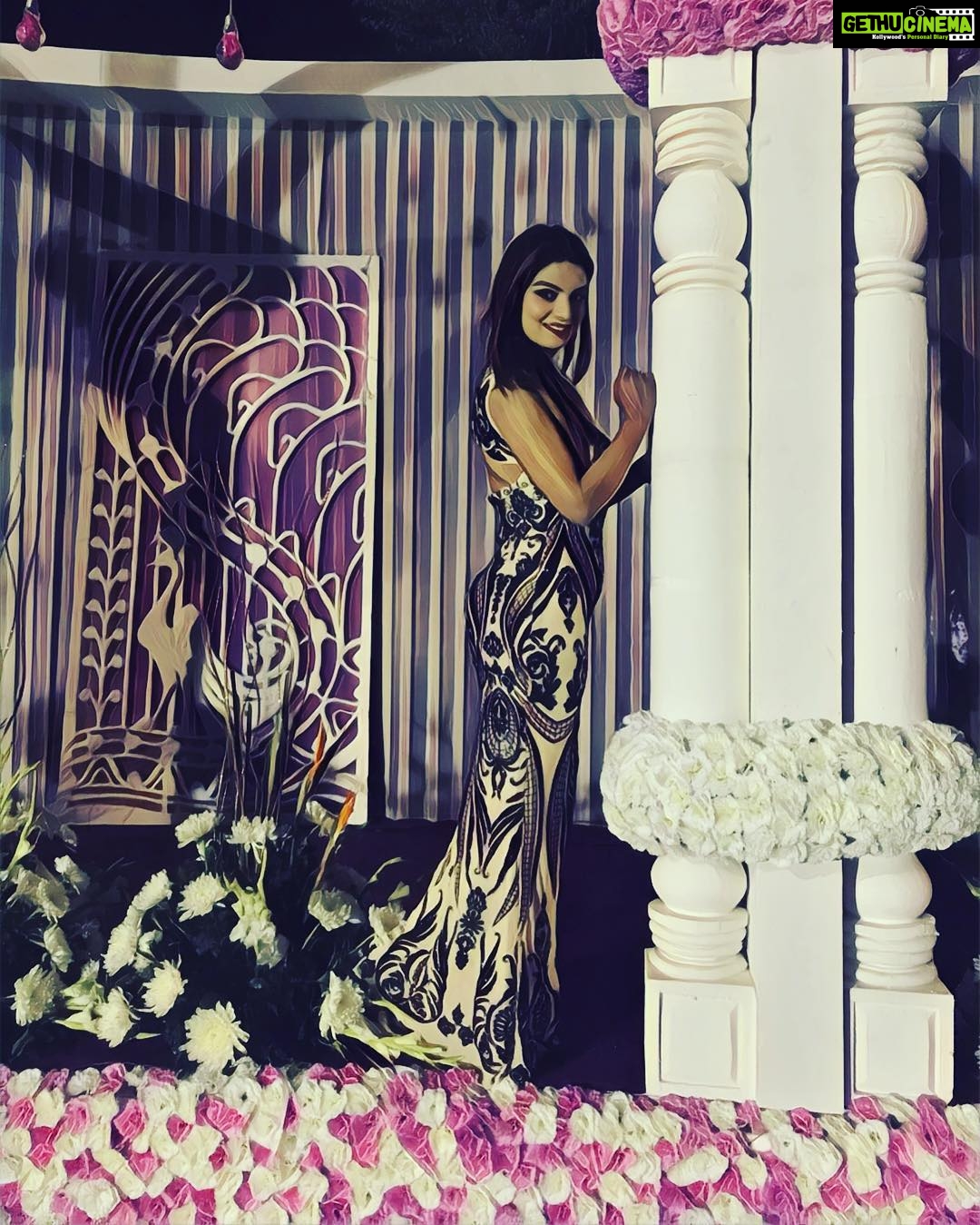 Anveshi Jain Instagram - Once upon a time ! #showtime:D#events #setups