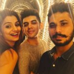 Anveshi Jain Instagram - Fri-yay ;) #friends #weekend #instagood :) Barrel & Co