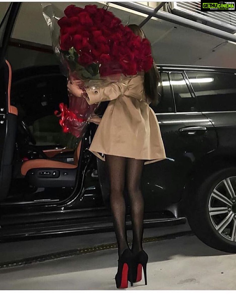 Anveshi Jain Instagram - #louboutinheels #red #france