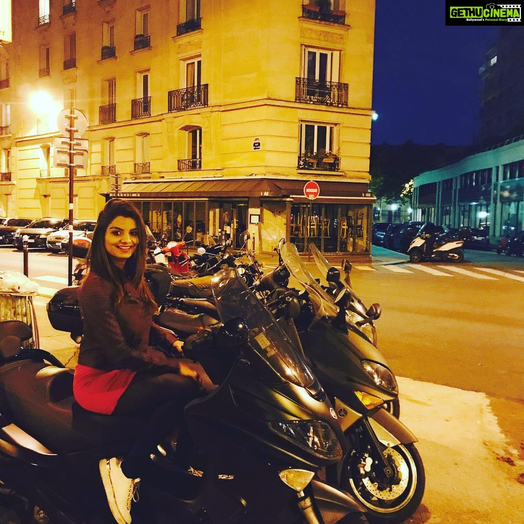 Anveshi Jain Instagram - That night in paris on this beast when i was riding it the whole night was one of the craziest ! #missparis #solotraveler #goodlife #nopartiesneeded #goodlifedecisions Tour Eiffel