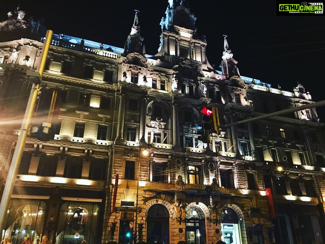 Anveshi Jain Instagram - A classy place to be in boscolobudapest . In the center of the city this is one exotic hotel one must opt for #travelling #recommandation#hotels #suggestions # Boscolo Budapest Hotel