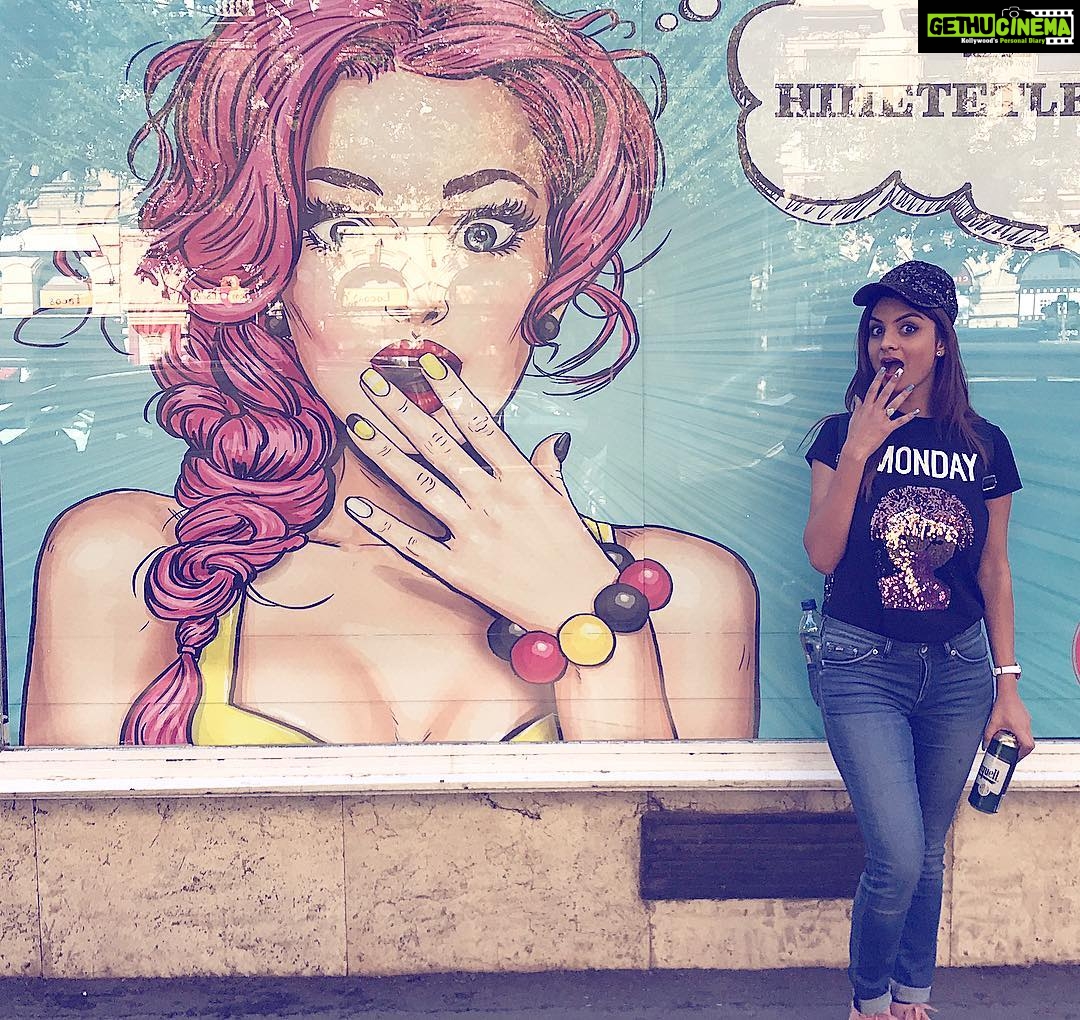 Anveshi Jain Instagram - #hawww ...hawwwttt Tacos Locos Budapest