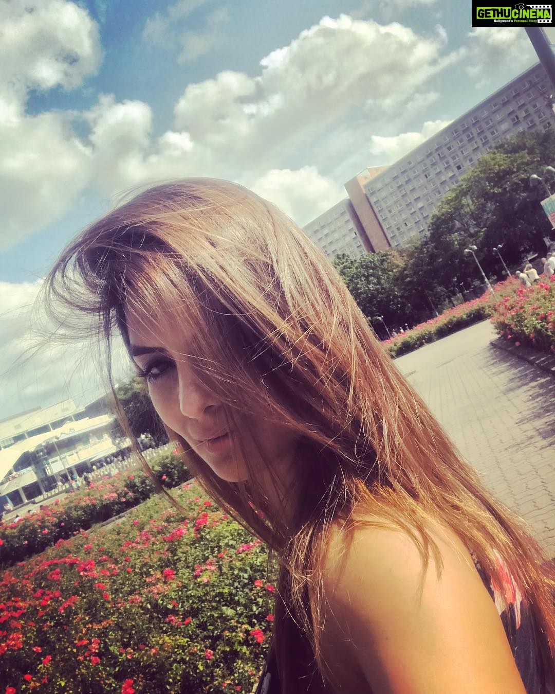 Anveshi Jain Instagram - I m self obsessed sometimes 🤷♀️ Alexanderplatz Berlin
