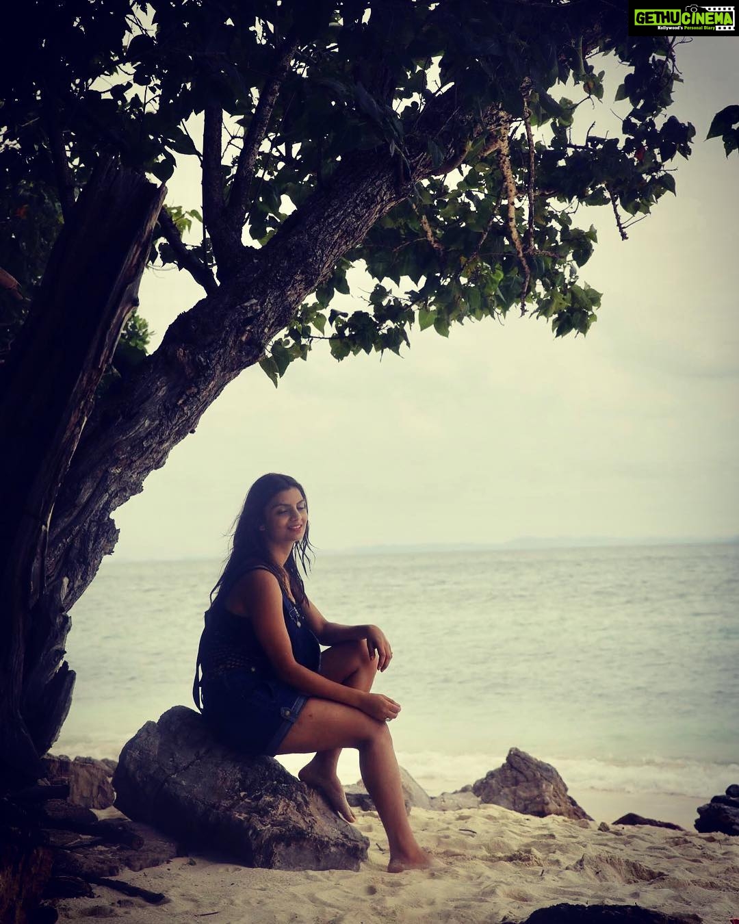 Anveshi Jain Instagram - "Wherever you are ,be all there"