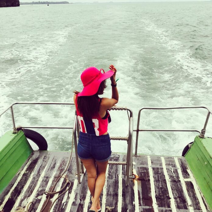 Anveshi Jain Instagram Major Missing Happening I Wish I Could Fly To You Guys Right Away 