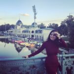 Anveshi Jain Instagram – Reasons why you should plan to go to Budapest ,Right now ! #budapest #hungary #hungary_gram #kingsquare #streetstyle #streetchic #ankerstreet #citadella