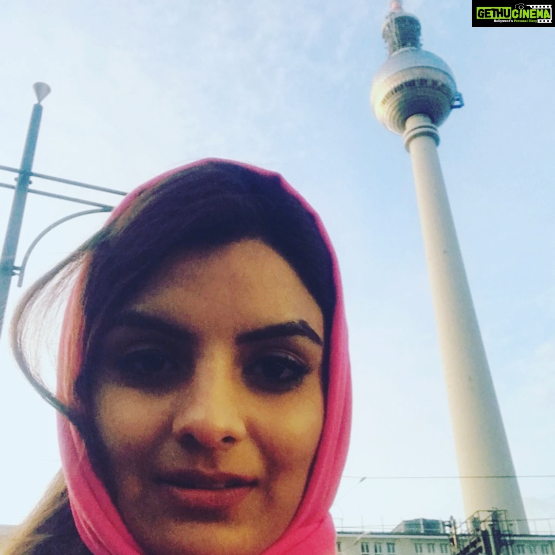 Anveshi Jain Instagram - You cant go Berlin and miss these must see attractions . Berlin is a city that is heavy with history and rich in beautiful architecture, making it one of the most intriguing cities to visit in Western Europe. Berlin, Germany