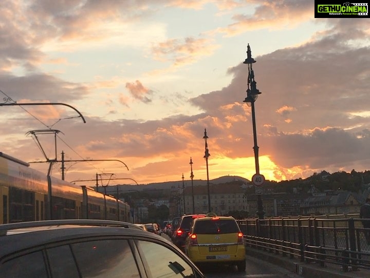 Anveshi Jain Instagram - Good evening budapest :) Margaret Island