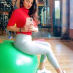 Anveshi Jain Instagram - Shooting starts tomorrow! See you #Banglore .. it was abs & cardio day ! #abs #workout #morning #goodvibes #gym #bodypositive #love #you #orange #today India