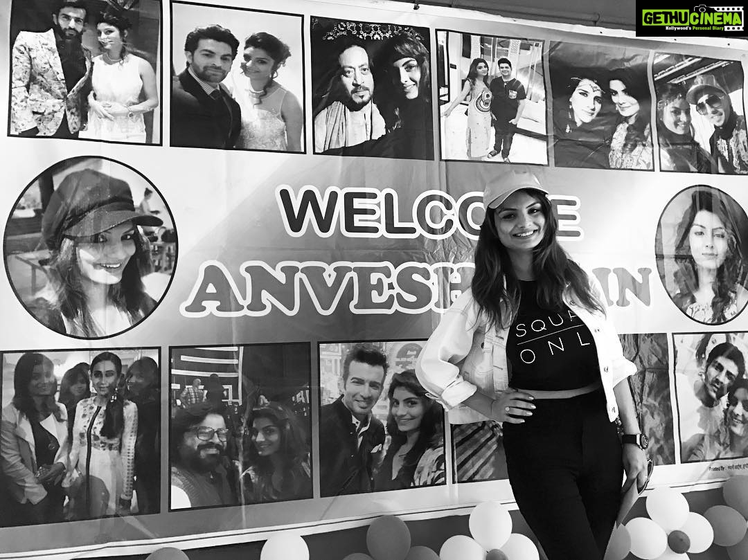 Anveshi Jain Instagram - Because I am good with words 😉 #inspiringlives #motivationalspeaker#indore #thatmoment #throwback