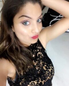 Anveshi Jain Instagram - I hate to pout .. yet I end up posing like this 🙈