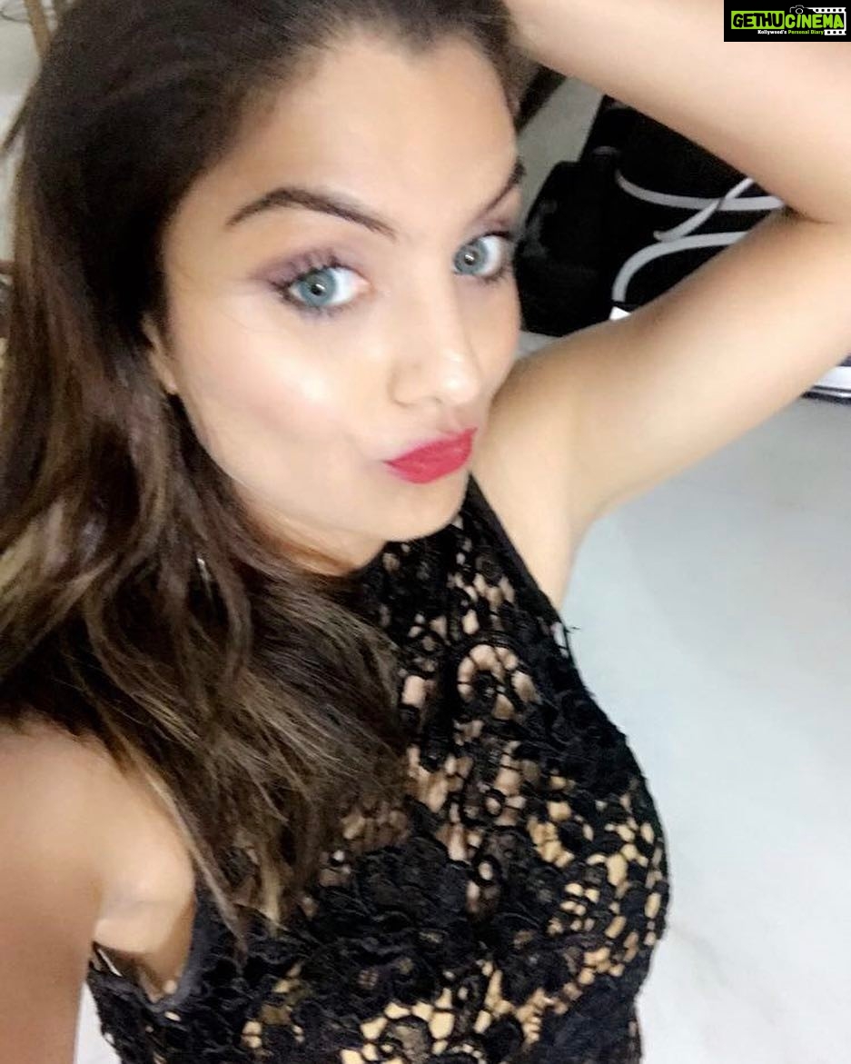Anveshi Jain Instagram - I hate to pout .. yet I end up posing like this 🙈
