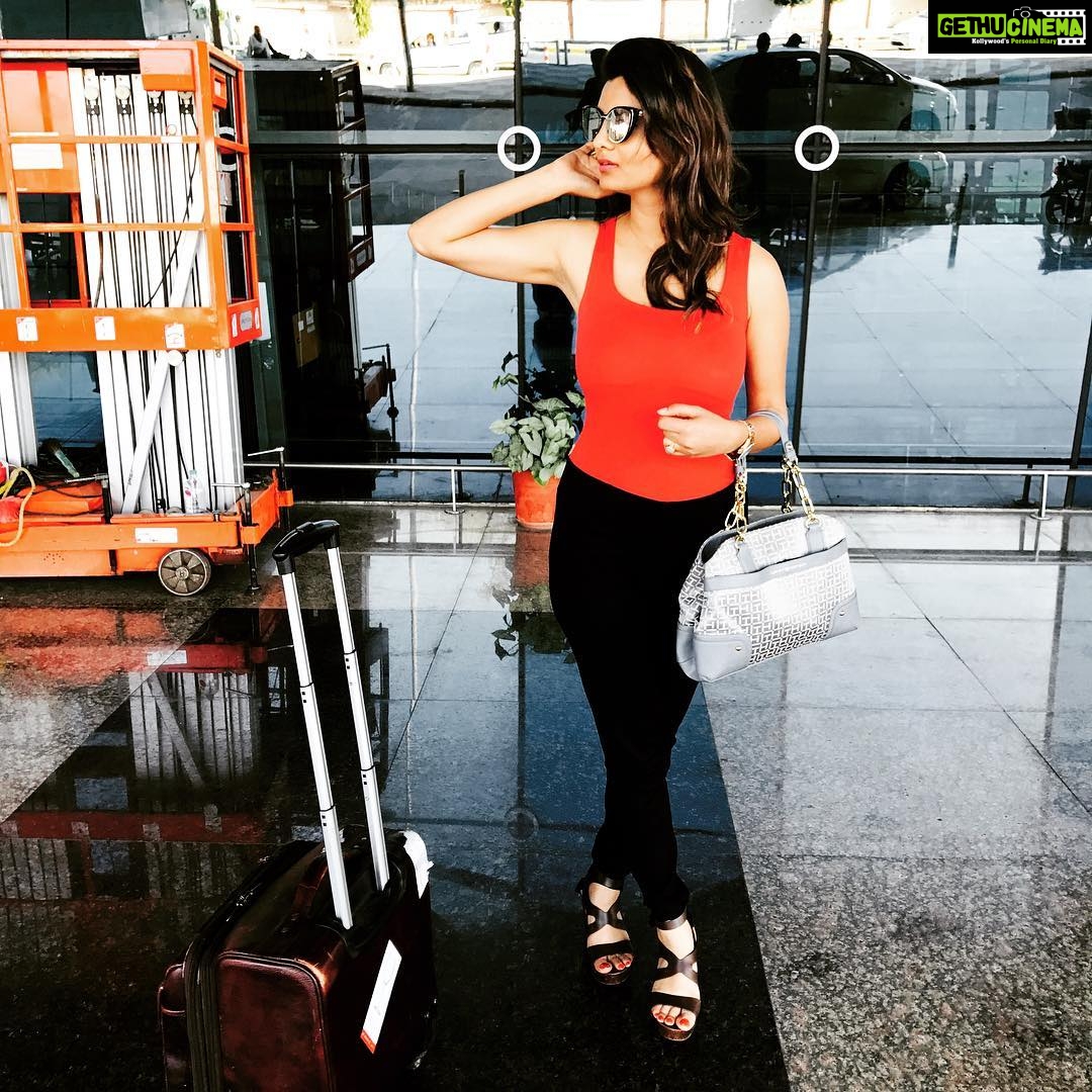 Anveshi Jain Instagram - Travel Often! #december goals