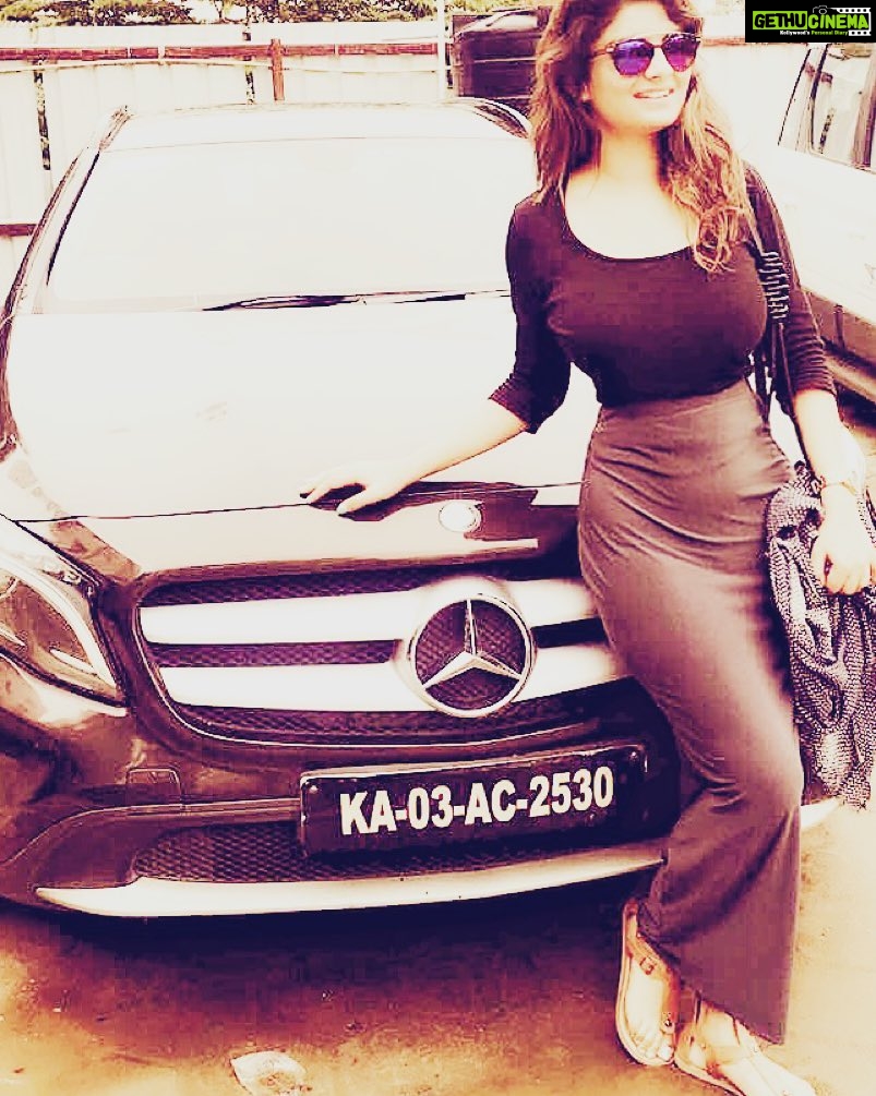 Anveshi Jain Instagram - #mytravelride#instapose #instamoments #instabeauty #instafilter #lovewhatido #love🌻