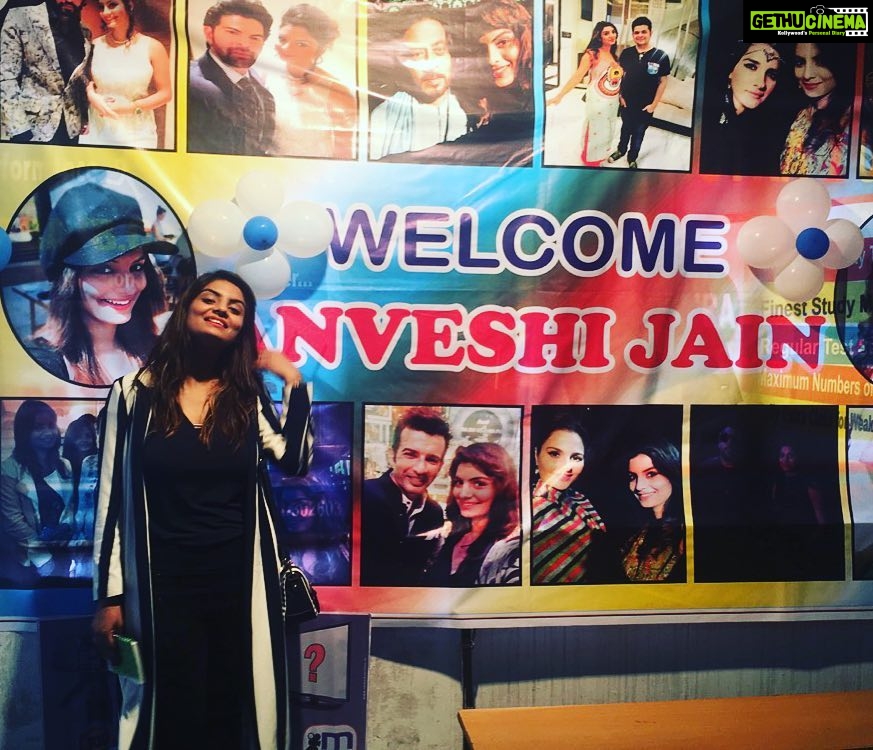 Anveshi Jain Instagram - #motivationalspeaker #howtobeanemcee #indore#mtechactingstudio#sessionspublic #publicspeaking#buildup #confidence#studentsbelike #proudtobe #instagram #instalove #instamoments #instagoodnight #incisive#missingit#indorediaries#warmwelcome#miteshsir #loveuall #loveuallsomuch