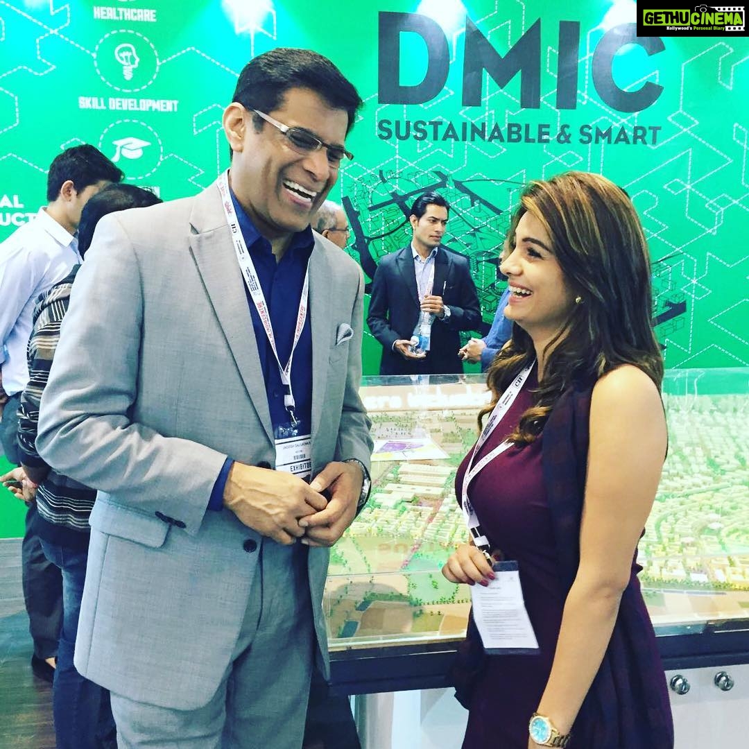 Anveshi Jain Instagram - This is when, being an engineer makes you capable to possibly understand tall the technical terms n working process pretty well when senior vice president for A ECOM expects it to go bounce😜#dmicdc #16th #makeinindiaweekmumbai