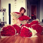 Anveshi Jain Instagram - #Lovers be like#red#rosesgiveaway#Zeith of happiness#nothing like it#missingit