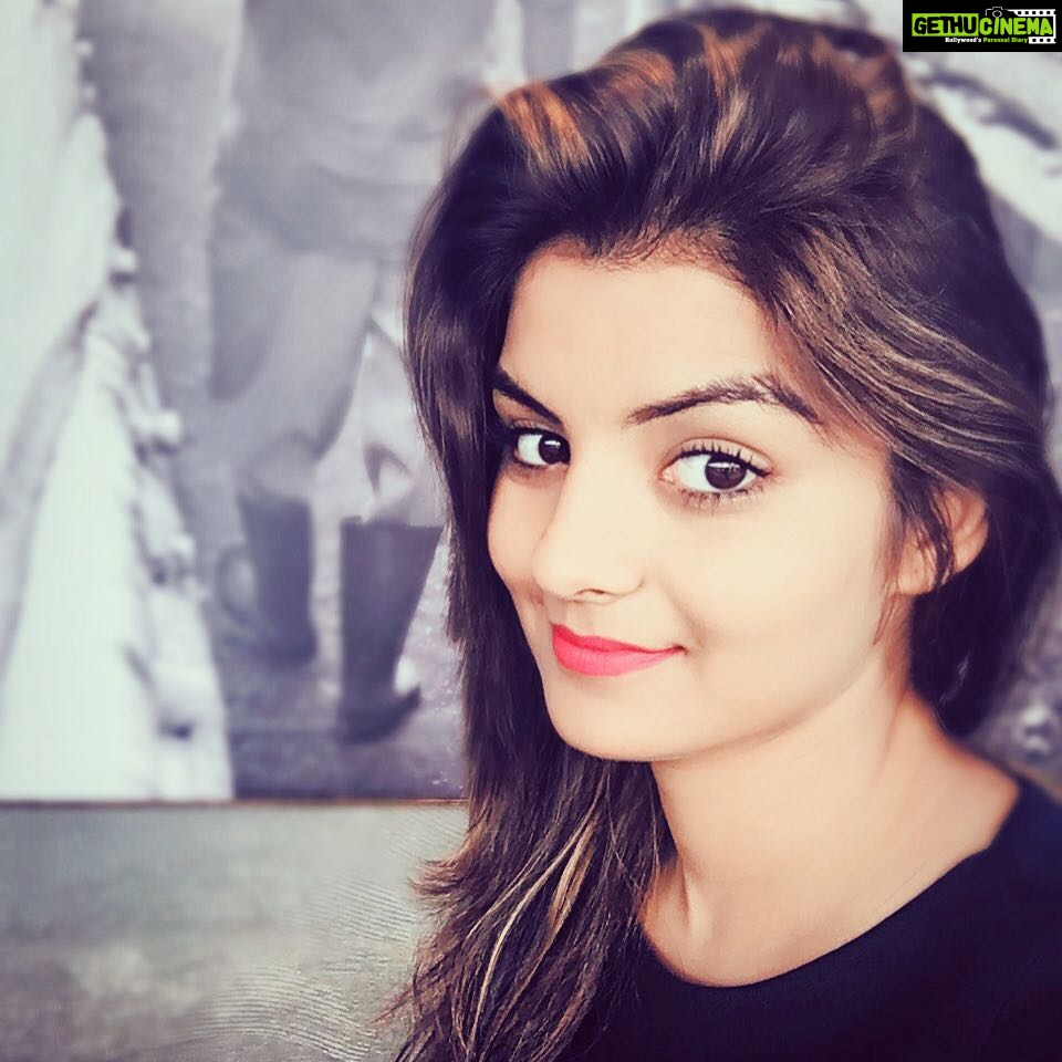 Anveshi Jain Instagram - To us,waiting is wasting To god,waiting is working!! Cheers to patience n wait we have inside :)