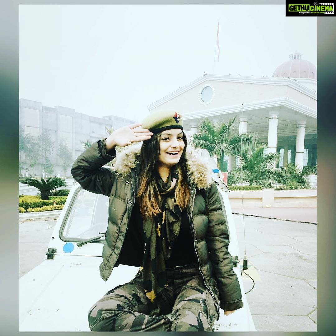 Anveshi Jain Instagram - Bolo mere sath jai hind...! Goodbye delhi 💓embrace me Mumbai 😃..