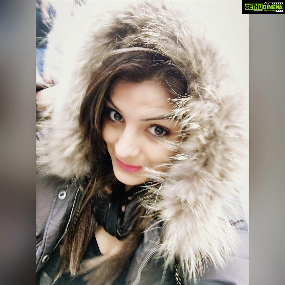 Anveshi Jain Instagram - #itsshowtime #travelgram #winterland #performersnight #Rajushrivastava#mamtasharma #Nagesh mumure #vinodrathore n many more.. #stay tuned# stay blessed!see ya;)