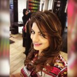 Anveshi Jain Instagram - Made some changes.. #transformation#awaitedlook#splendiferous hairdo#thanksto#hakimalimstudio