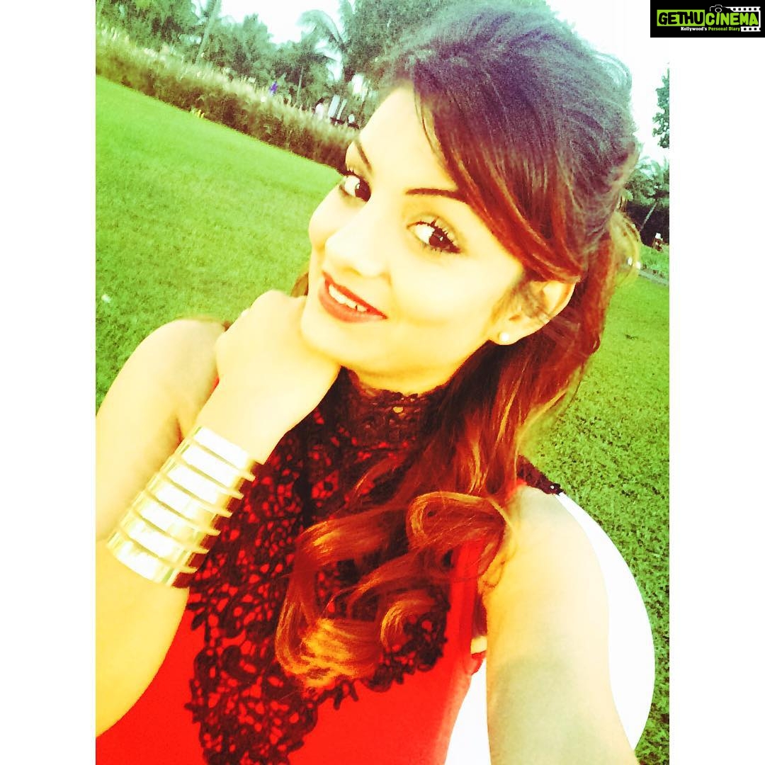 Anveshi Jain Instagram - #instamoments #goadiaries#work#events#red#blonde curls#just the way i like it;)