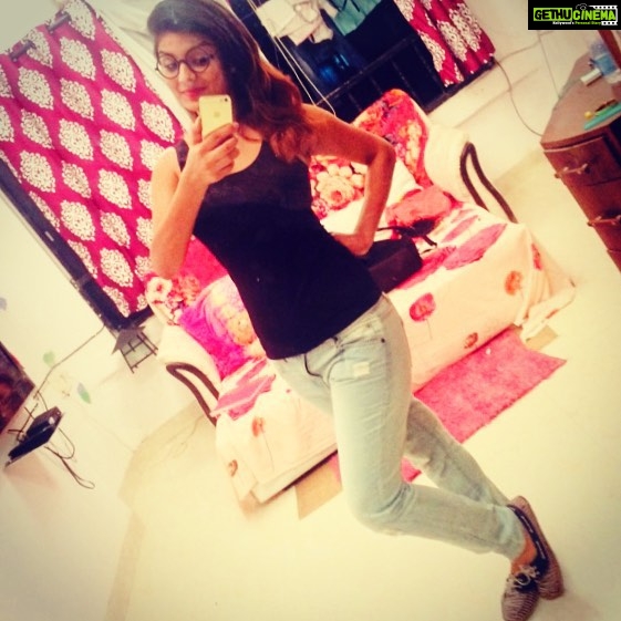 Anveshi Jain Instagram - #instapose #instageek #ripped #cool#instaselfie of the day#saturday look;)