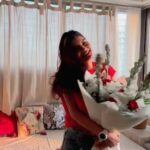 Anveshi Jain Instagram - I am planning to do things differently this Christmas. You tell me tomorrow what all u did , who felt special because of you ! Will share on live session tomorrow night. I love you ❤️💝ps: I understand your FOMO. You are not missing any fun this year. It’s almost the same everywhere and a lot of people are feeling the way you are ! If u have no company go out , go anyway and have a coffee , you might end up seeing something beautiful today 😍