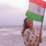 Anveshi Jain Instagram - Happy 75th Independence Day ✨✨✨💝 Shot by - @seventhheavenweddingco . . . . . . #happyindependenceday #75thindependenceday #proud #indian #75thindependenceday🇮🇳 Mumbai - मुंबई