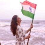 Anveshi Jain Instagram - Happy 75th Independence Day ✨✨✨💝 Shot by - @seventhheavenweddingco . . . . . . #happyindependenceday #75thindependenceday #proud #indian #75thindependenceday🇮🇳 Mumbai - मुंबई