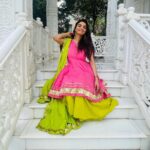 Anveshi Jain Instagram - Diwali ke din Jain Mandir me hum “ladoo” chaadaate hai har saal..! Wahi ka photo hai ! Digamber Jain Temple, Vile Parle, Mumbai