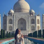 Anveshi Jain Instagram - What a beauty Taj Mahal is ! I visited Taj for the first time , samne dekh k hi pata chalta hai what’s so magnificent about TAJ MAHAL and why it is a symbol of ❤️ #7wonderoftheworld #symboloflove #beautiful #tajmahal #love #agra #travel #photography #photooftheday #anveshijain