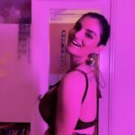 Anveshi Jain Instagram - Aise tum mile ho ... #candid #love #song #live #reelsinstagram #instagram #anveshijain